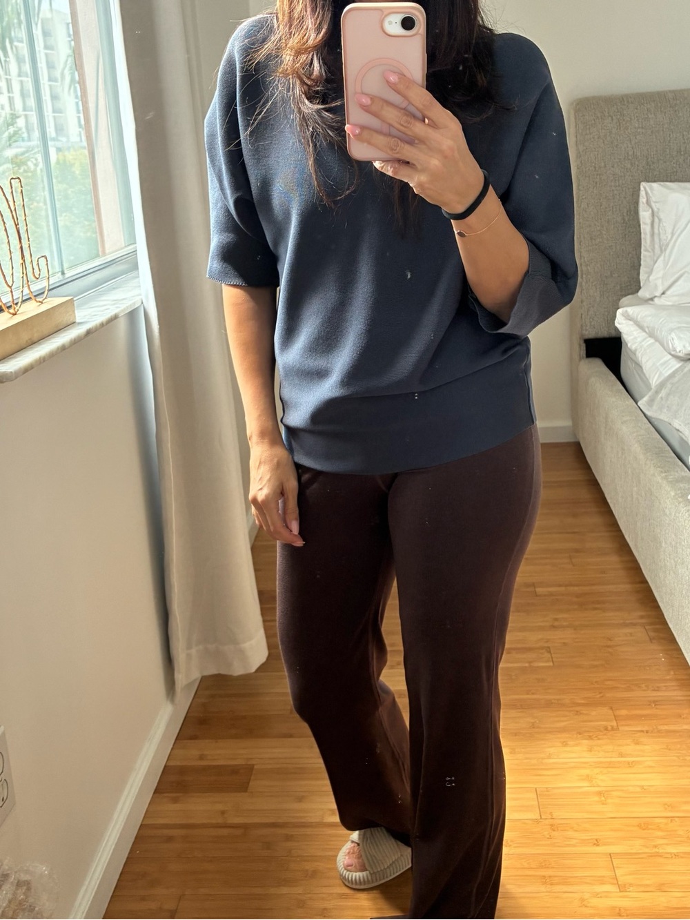 Beautiful unbranded deep blue knit